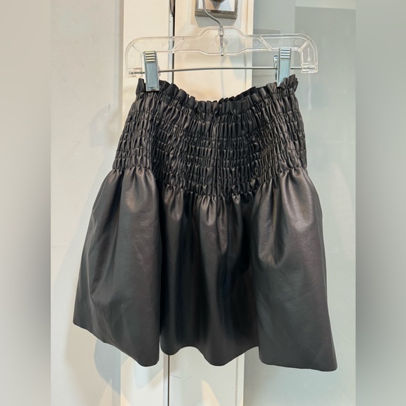 NWT Zara Kids Girls Faux Leather Skirt. Size 7 in Black. - Picture 3 of 5